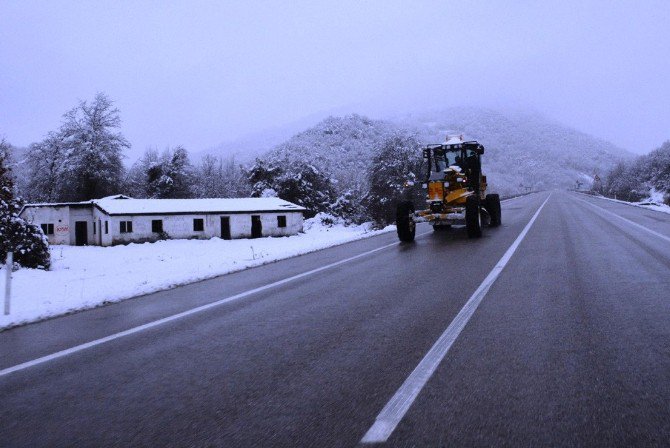 Sinop’ta 181 Köy Yolu Kapandı