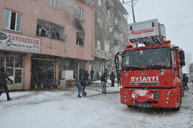 Yüksekova’da Ev Yangını