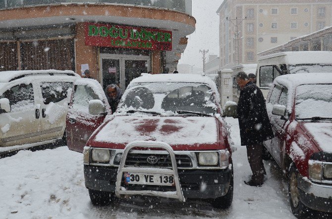 Yüksekova’da Kar Esareti