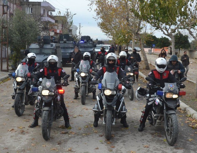 Polis, Ceyhan’da Terör Operasyonu Yaptı, Vatandaş Alkışlarla Destek Verdi