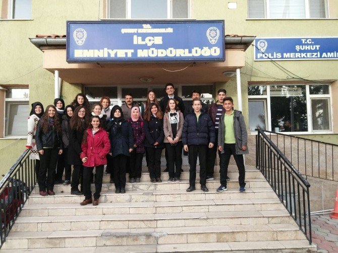 Öğrencilerden Polise Anlamlı Ziyaret