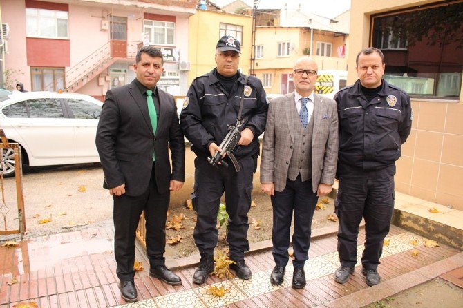 Ak Parti Osmangazi Teşkilatı Polisin Yanında