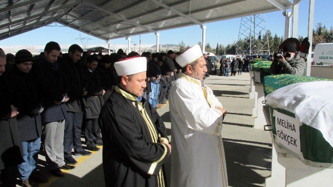 Melih Gökçek’in Halası Gaziantep’te Toprağa Verildi