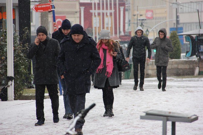 Edirne’de Kar Yağışı Başladı