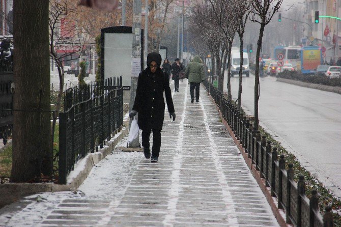 Edirne’de Kar Yağışı Başladı