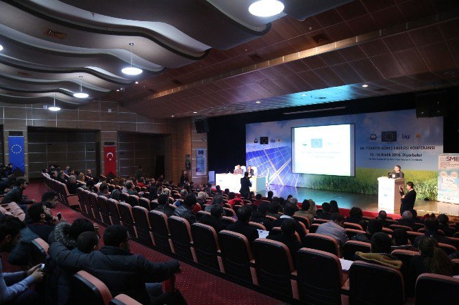 Diyarbakır’da ‘Güneş Enerjisi Konferansı’ Düzenlendi