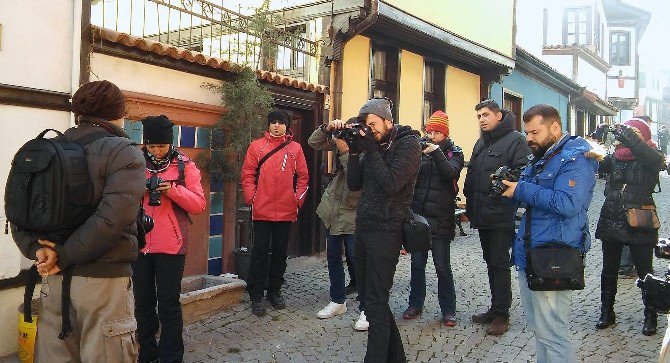 Temel Fotoğraf Eğitimleri Devam Ediyor