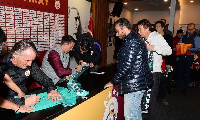 Riekerink Ve Muslera Taraftarlarla Buluştu