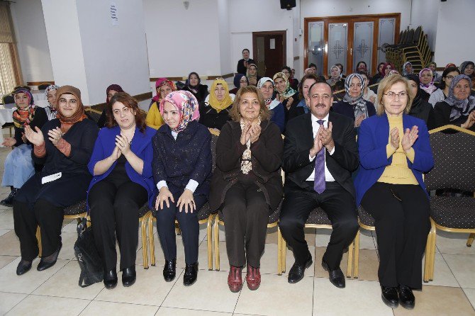 Başkan Duruay Kadın Girişimcilere Sertifikalarını Dağıttı