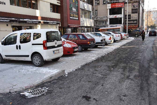 Serçeönü Mahallesi’nde Yaya Ve Araç Yolu Yenilendi