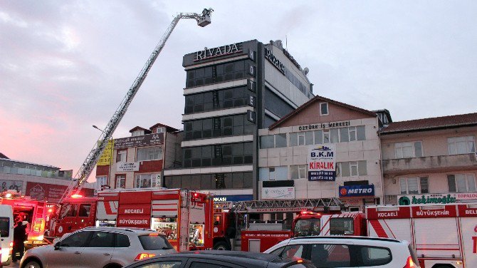 Otelde Çıkan Yangın Korkuttu