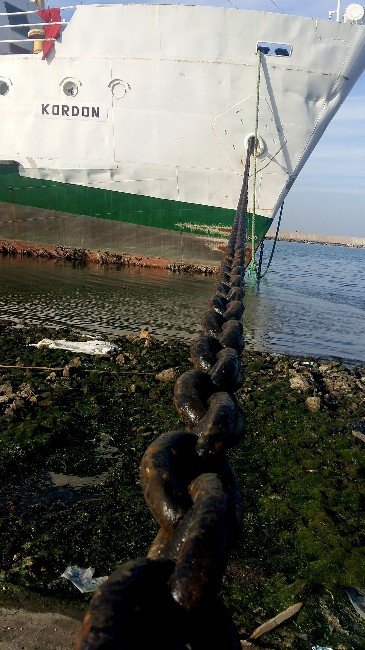 Çeşme’de Batırılacak Kordon Vapuru Temizleniyor