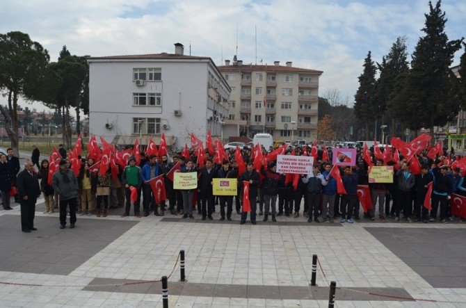 Öğrenciler Ve Öğretmenler Terörü Lanetledi