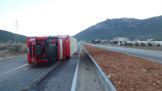 Mersin’de Soğuk Hava Ve Fırtına Hayatı Felç Etti, Can Aldı