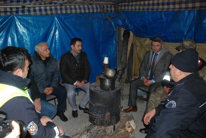 Tokat’ta Nöbet Tutan Polis Ve Askere Moral Ve Destek Ziyareti