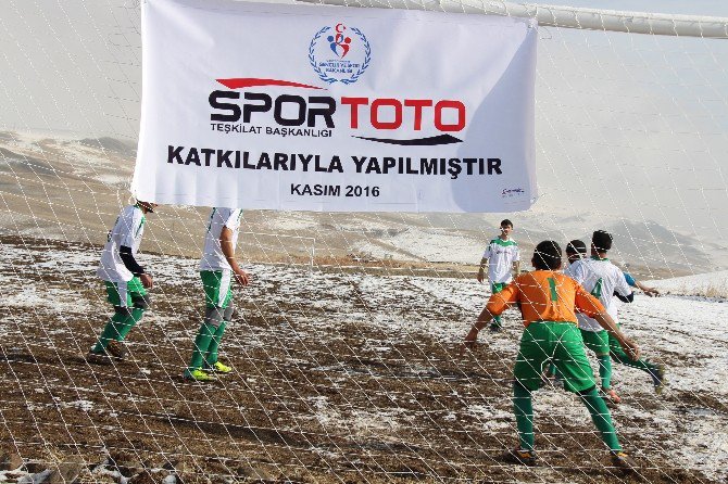 Varto’da Futbol Sahası Açılışı