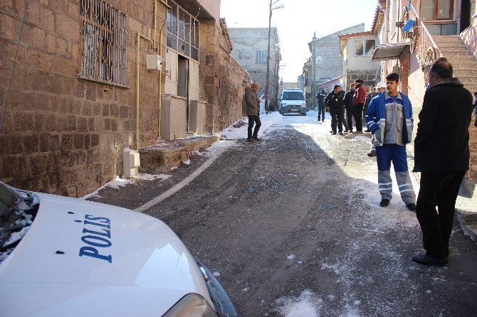 İçtiği Sigara Felçli Kadının Sonu Oldu