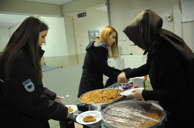 Çevik Kuvvet’e Ziyaretler Sürüyor