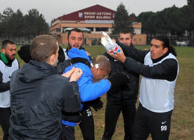 Mehmet Aurelio’ya Brezilya Usulü Kutlama