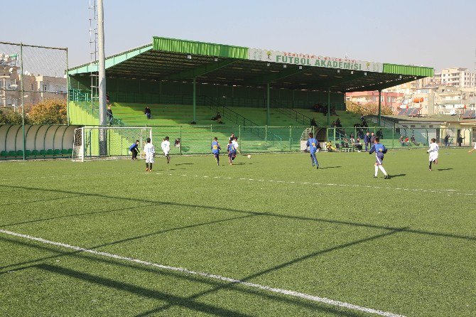 Şehitkamil’de Futbol Aşkıyla Omuz Omuza