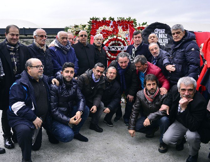 Tsyd Başkanı Oğuz Tongsir Ve Yönetim Kurulu Şehitler Tepesi’ne Çelenk Bıraktı