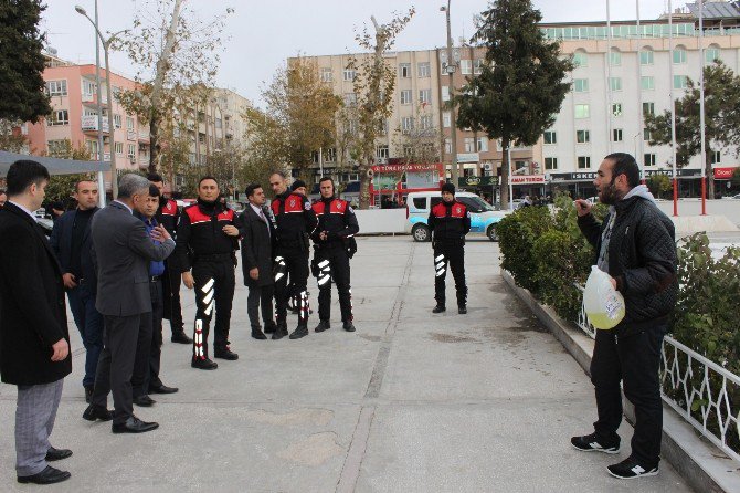 Üzerine Benzin Döküp Kendini Yakmak İstedi