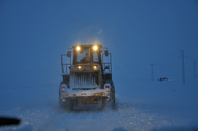 Patnos’ta 92 Köy Ve 50 Mezra Yolu Ulaşıma Kapandı