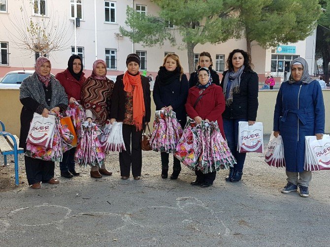 Ak Partili Kadınlar Sevgi Yolu Projesini Hayata Geçirdi