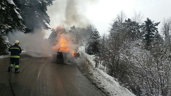 Lpg’si Patlayan Otomobil Alev Alev Yandı