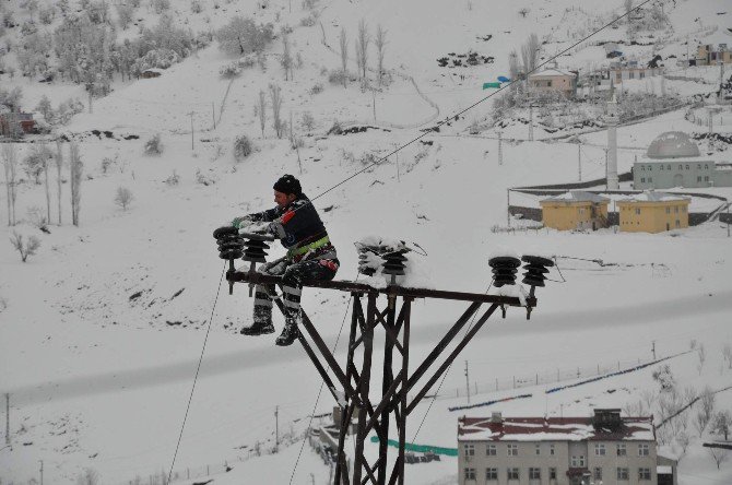 Dicle Elektrik’ten Kış Mesaisi