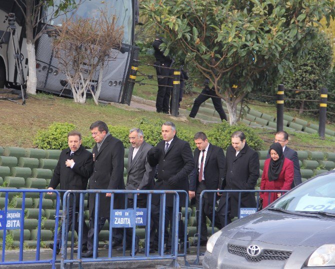 Ekonomi Bakanı Nihat Zeybekçi, İran İletişim Ve Bilgi Teknolojileri Bakanı Vaizi İle Şehitler Tepesi’ni Ziyaret Etti