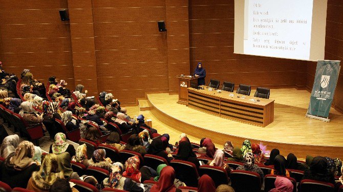 Doç. Dr. Martı Tarafından Gaün’de Konferans Verildi