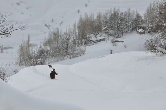 Hakkari’de 37 Köy Ve 126 Mezra Yolu Ulaşıma Kapandı