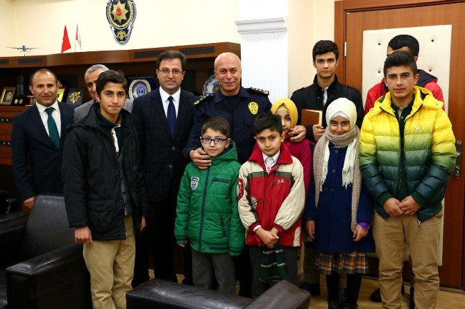 Hakkari Halkından Polise Başsağlığı Ziyareti