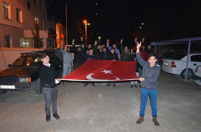 Kargı Ülkü Ocakları’ndan ‘’Polisimizin Yanındayız’’ Yürüyüşü