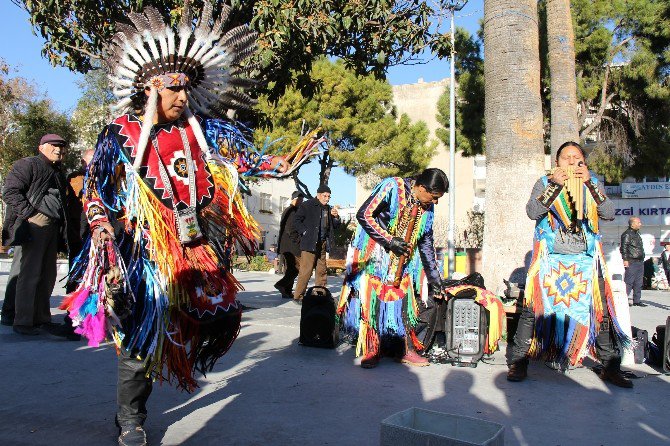 Söke’de Kızılderili Dansı