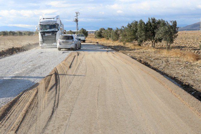 Yollarda Asfalt Çalışması Sürüyor