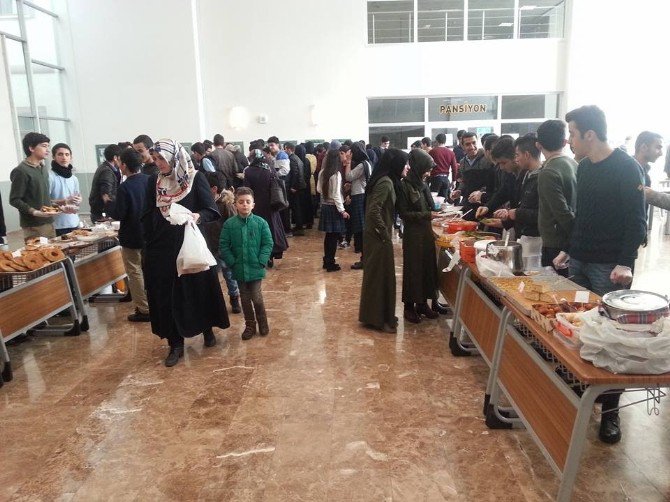 Öğrencilerden Anlamlı Kermes