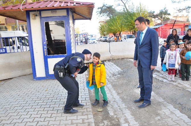 Minik Öğrencilerden Emniyet Müdürlüğüne Ziyaret