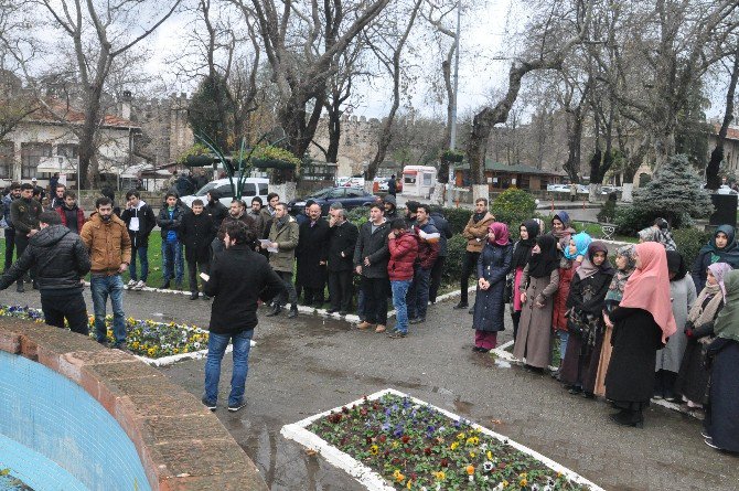 Sinop’ta İlahiyat Öğrencilerinden Halep Protestosu