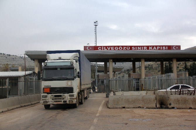 Suriyelilere Yardım Götüren Bm Tırları Görevini Tamamladı