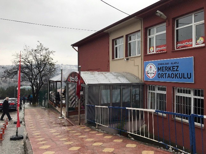 Okulda Çıkan Yangın Panik Yaşattı