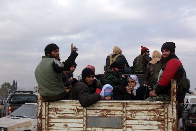 Halep’te Tahliye Konvoyuna Saldırı Görüntülendi