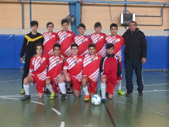 Bozüyük’te Futsal Şampiyonu M. Akif Ersoy Ortaokulu Oldu