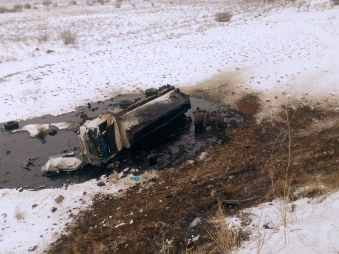 Iğdır’da Tanker Devrildi: 1 Ölü 2 Yaralı