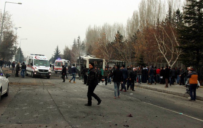 Kayseri’de Askerleri Taşıyan Halk Otobüsünün Geçişi Sırasında Patlama