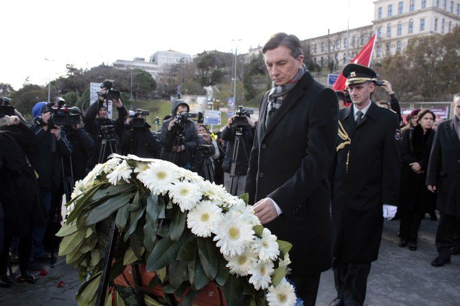 Slovenya Cumhurbaşkanı Pahor, Şehitler Tepesi’ni Ziyaret Etti