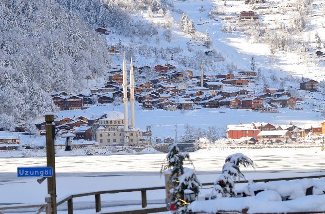 Uzungöl Buz Tuttu