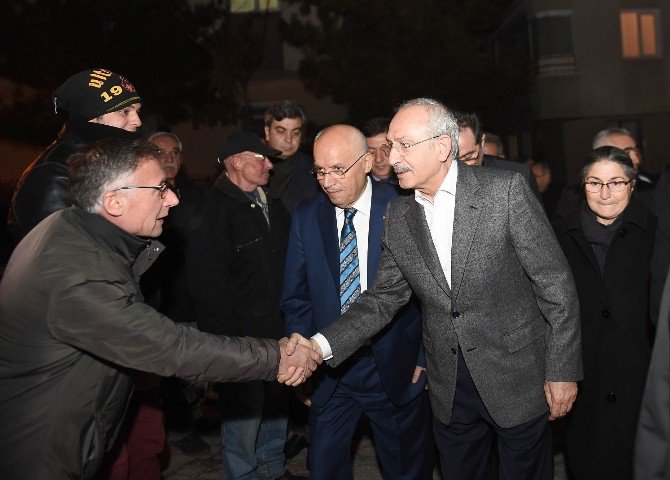 Chp Genel Başkanı Kılıçdaroğlu, Yarbay Ali Tatar’ın Annesini Ziyaret Etti