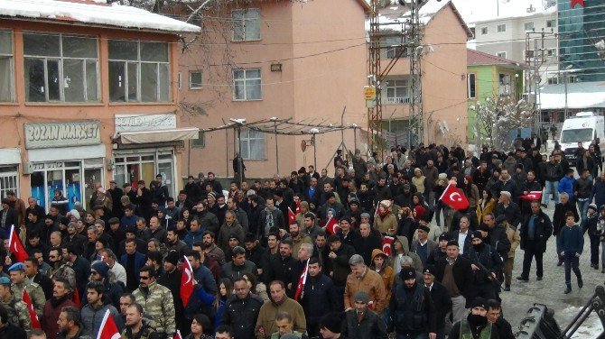 Çukurca’da Teröre Lanet Yürüyüşü